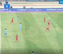 乐鱼app-半场：河南1-0云南，张宸梁失误送礼，姆布拉破门+屡失良机